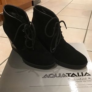 Aquatalia, Size 8.5, Black Suede